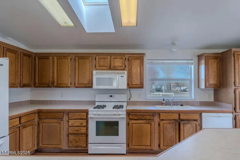 7 Pinto, Yerington, Nevada 89447, 3 Bedrooms Bedrooms, ,2 BathroomsBathrooms,Residential,Residential,Pinto,250058816