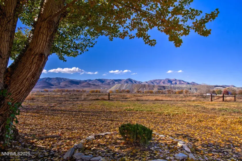 7 Pinto, Yerington, Nevada 89447, 3 Bedrooms Bedrooms, ,2 BathroomsBathrooms,Residential,Residential,Pinto,250058816