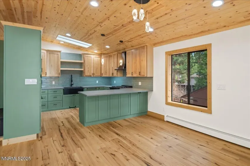 701 Tyner, Incline Village, Nevada 89451, 3 Bedrooms Bedrooms, ,3 BathroomsBathrooms,Residential,Residential,Tyner,250058820