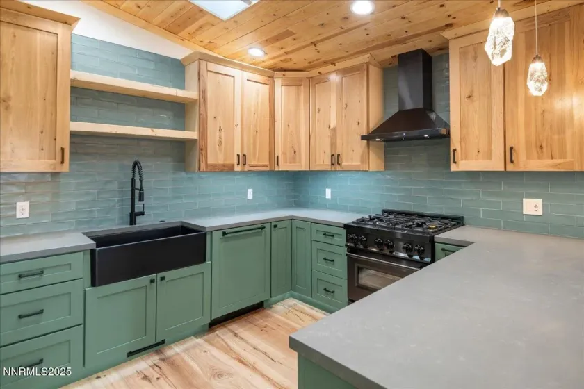 701 Tyner, Incline Village, Nevada 89451, 3 Bedrooms Bedrooms, ,3 BathroomsBathrooms,Residential,Residential,Tyner,250058820