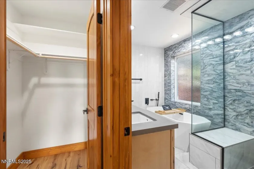 701 Tyner, Incline Village, Nevada 89451, 3 Bedrooms Bedrooms, ,3 BathroomsBathrooms,Residential,Residential,Tyner,250058820