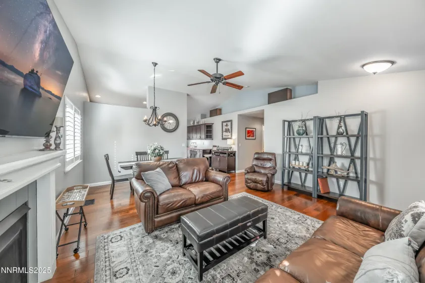 45 Green Spring, Reno, Nevada 89511, 3 Bedrooms Bedrooms, ,2 BathroomsBathrooms,Residential,Residential,Green Spring,250058822