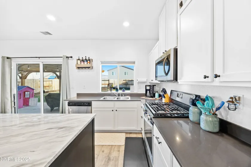 1383 Old Barn, Sparks, Nevada 89436, 3 Bedrooms Bedrooms, ,3 BathroomsBathrooms,Residential,Residential,Old Barn,250058823