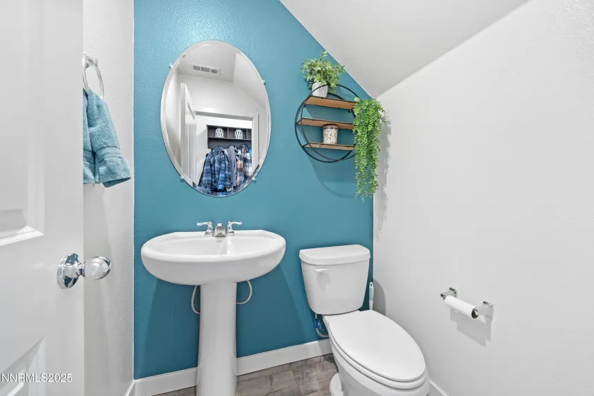 1383 Old Barn, Sparks, Nevada 89436, 3 Bedrooms Bedrooms, ,3 BathroomsBathrooms,Residential,Residential,Old Barn,250058823