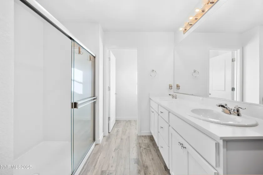 1383 Old Barn, Sparks, Nevada 89436, 3 Bedrooms Bedrooms, ,3 BathroomsBathrooms,Residential,Residential,Old Barn,250058823