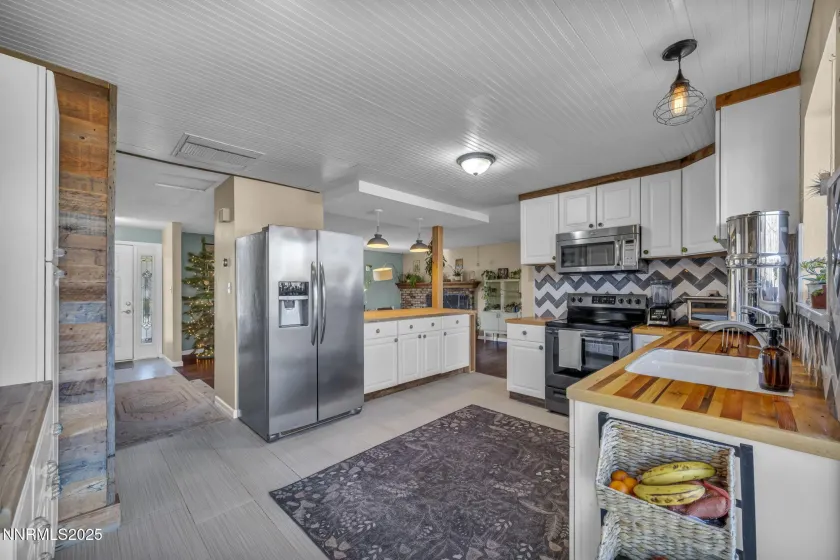 1100 Mission, Reno, Nevada 89503, 3 Bedrooms Bedrooms, ,3 BathroomsBathrooms,Residential,Residential,Mission,250058827