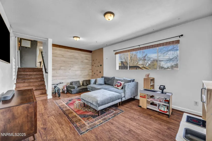 1100 Mission, Reno, Nevada 89503, 3 Bedrooms Bedrooms, ,3 BathroomsBathrooms,Residential,Residential,Mission,250058827