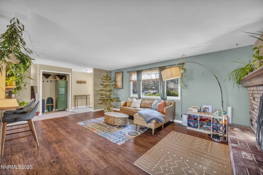 1100 Mission, Reno, Nevada 89503, 3 Bedrooms Bedrooms, ,3 BathroomsBathrooms,Residential,Residential,Mission,250058827