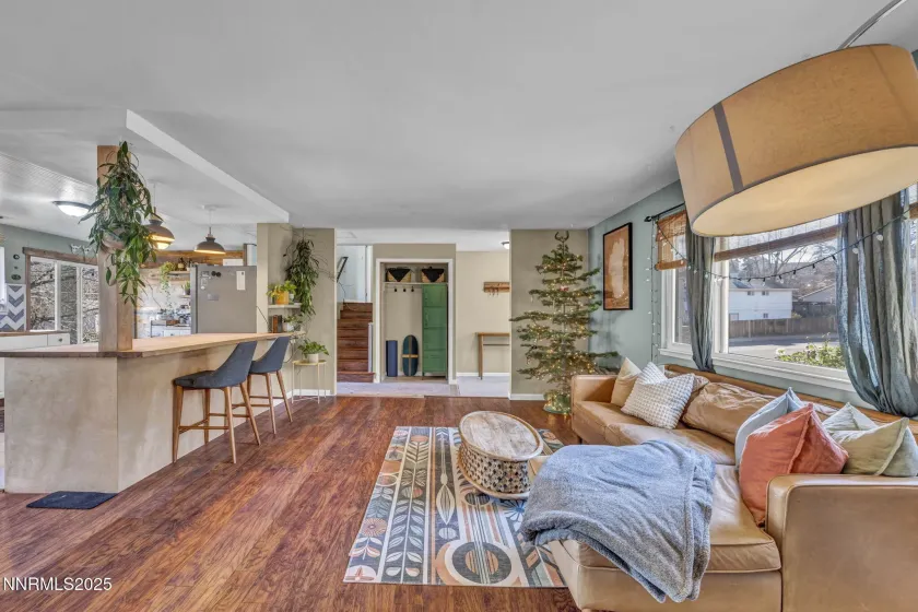 1100 Mission, Reno, Nevada 89503, 3 Bedrooms Bedrooms, ,3 BathroomsBathrooms,Residential,Residential,Mission,250058827