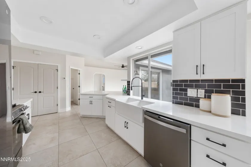 207 White Rose, Sparks, Nevada 89441, 4 Bedrooms Bedrooms, ,2 BathroomsBathrooms,Residential,Residential,White Rose,250058838