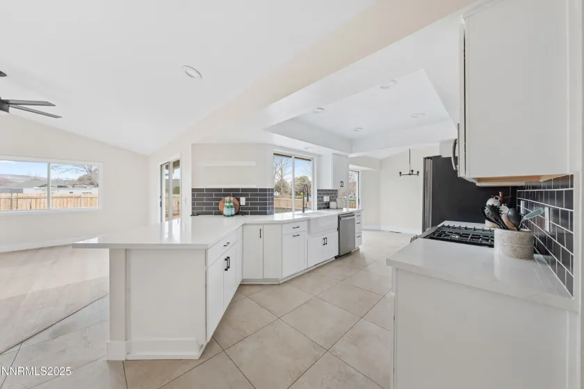 207 White Rose, Sparks, Nevada 89441, 4 Bedrooms Bedrooms, ,2 BathroomsBathrooms,Residential,Residential,White Rose,250058838