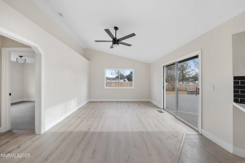 207 White Rose, Sparks, Nevada 89441, 4 Bedrooms Bedrooms, ,2 BathroomsBathrooms,Residential,Residential,White Rose,250058838