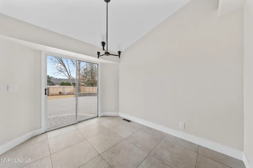 207 White Rose, Sparks, Nevada 89441, 4 Bedrooms Bedrooms, ,2 BathroomsBathrooms,Residential,Residential,White Rose,250058838