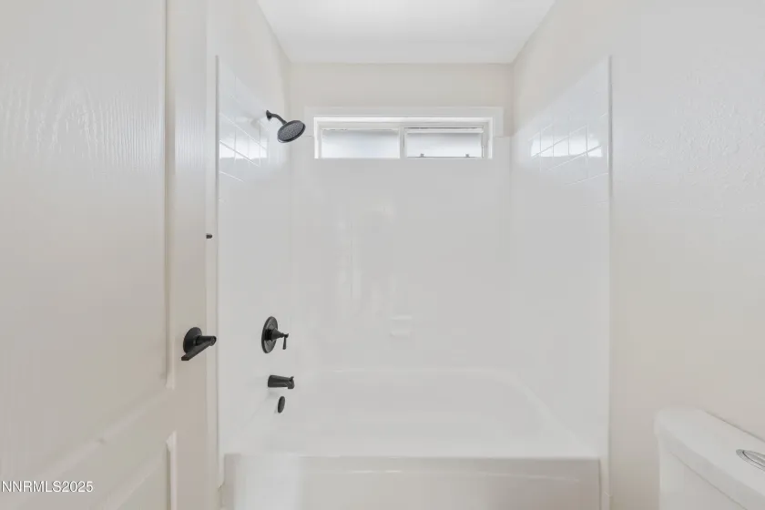 207 White Rose, Sparks, Nevada 89441, 4 Bedrooms Bedrooms, ,2 BathroomsBathrooms,Residential,Residential,White Rose,250058838