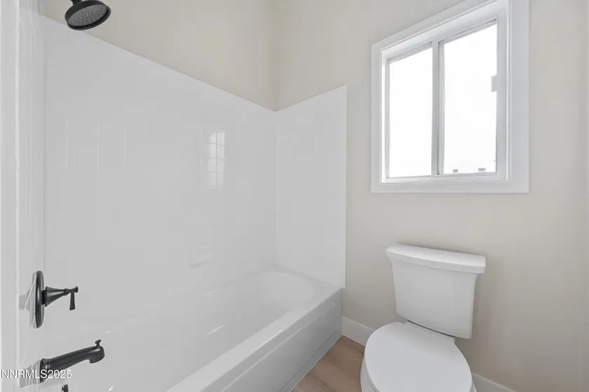 207 White Rose, Sparks, Nevada 89441, 4 Bedrooms Bedrooms, ,2 BathroomsBathrooms,Residential,Residential,White Rose,250058838