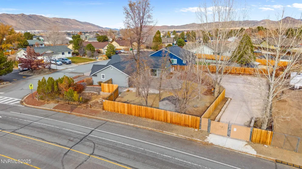207 White Rose, Sparks, Nevada 89441, 4 Bedrooms Bedrooms, ,2 BathroomsBathrooms,Residential,Residential,White Rose,250058838