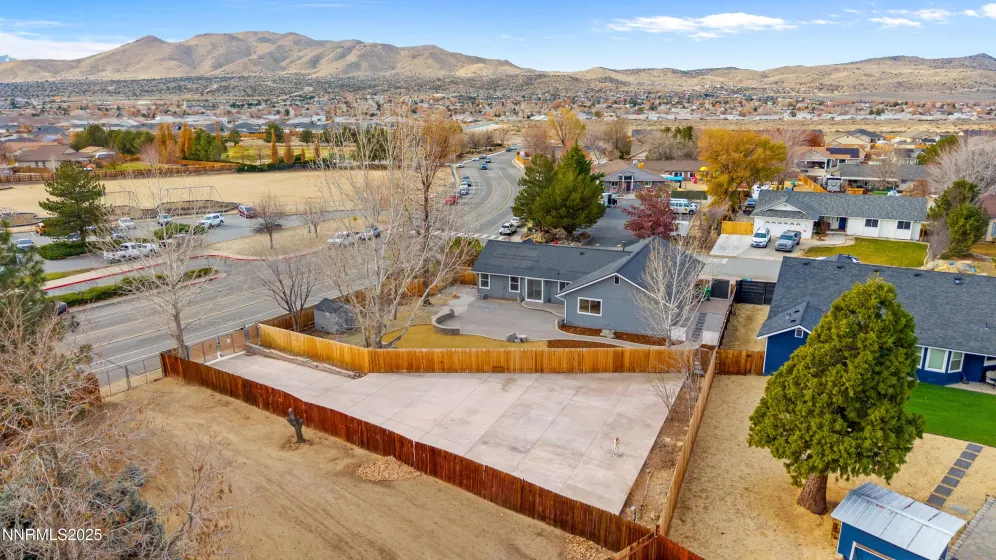 207 White Rose, Sparks, Nevada 89441, 4 Bedrooms Bedrooms, ,2 BathroomsBathrooms,Residential,Residential,White Rose,250058838