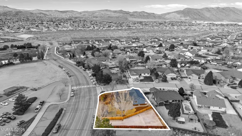 207 White Rose, Sparks, Nevada 89441, 4 Bedrooms Bedrooms, ,2 BathroomsBathrooms,Residential,Residential,White Rose,250058838