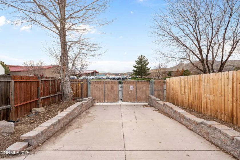 207 White Rose, Sparks, Nevada 89441, 4 Bedrooms Bedrooms, ,2 BathroomsBathrooms,Residential,Residential,White Rose,250058838