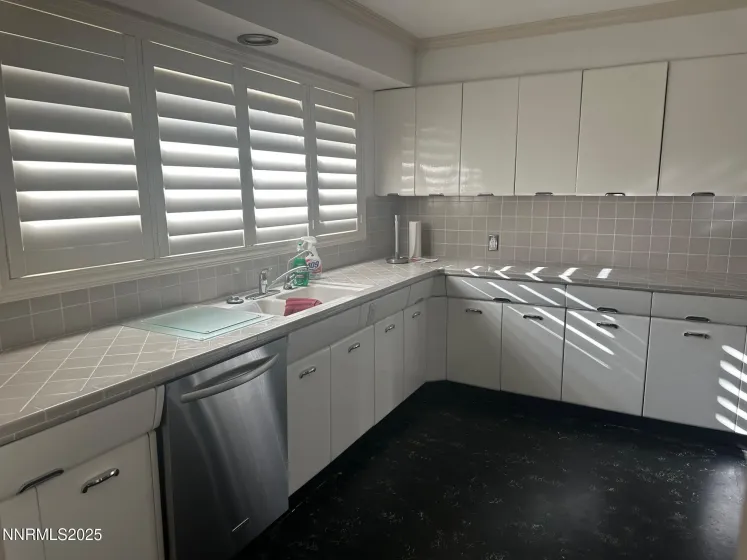 1175 Fairfield, Reno, Nevada 89509, 2 Bedrooms Bedrooms, ,2 BathroomsBathrooms,Residential,Residential,Fairfield,250058840