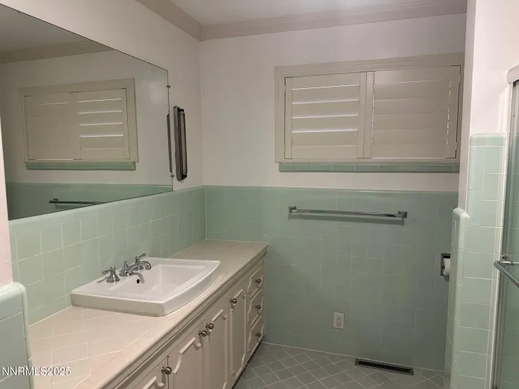 1175 Fairfield, Reno, Nevada 89509, 2 Bedrooms Bedrooms, ,2 BathroomsBathrooms,Residential,Residential,Fairfield,250058840