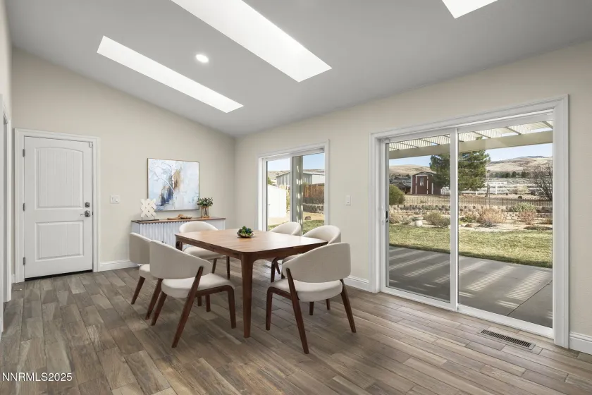 8570 Eaglenest, Sparks, Nevada 89436, 3 Bedrooms Bedrooms, ,3 BathroomsBathrooms,Residential,Residential,Eaglenest,250058845