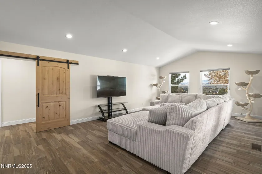 8570 Eaglenest, Sparks, Nevada 89436, 3 Bedrooms Bedrooms, ,3 BathroomsBathrooms,Residential,Residential,Eaglenest,250058845