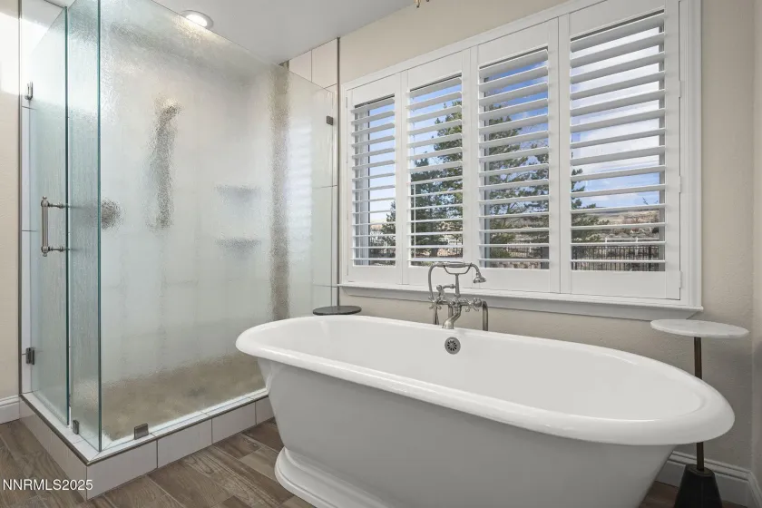 8570 Eaglenest, Sparks, Nevada 89436, 3 Bedrooms Bedrooms, ,3 BathroomsBathrooms,Residential,Residential,Eaglenest,250058845