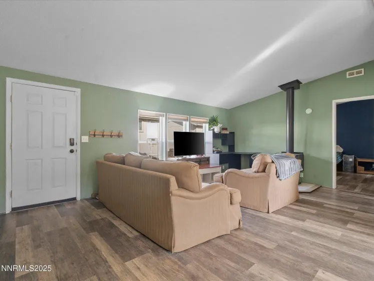 227 Walker, Gardnerville, Nevada 89410, 3 Bedrooms Bedrooms, ,2 BathroomsBathrooms,Residential,Residential,Walker,250058847