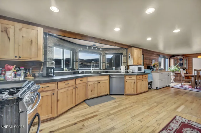 15034 Red Rock, Reno, Nevada 89508, 2 Bedrooms Bedrooms, ,2 BathroomsBathrooms,Residential,Residential,Red Rock,250058853