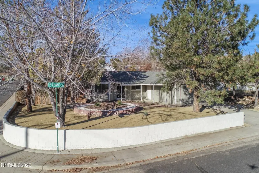 1605 Alamo, Reno, Nevada 89503, 3 Bedrooms Bedrooms, ,2 BathroomsBathrooms,Residential,Residential,Alamo,250058854