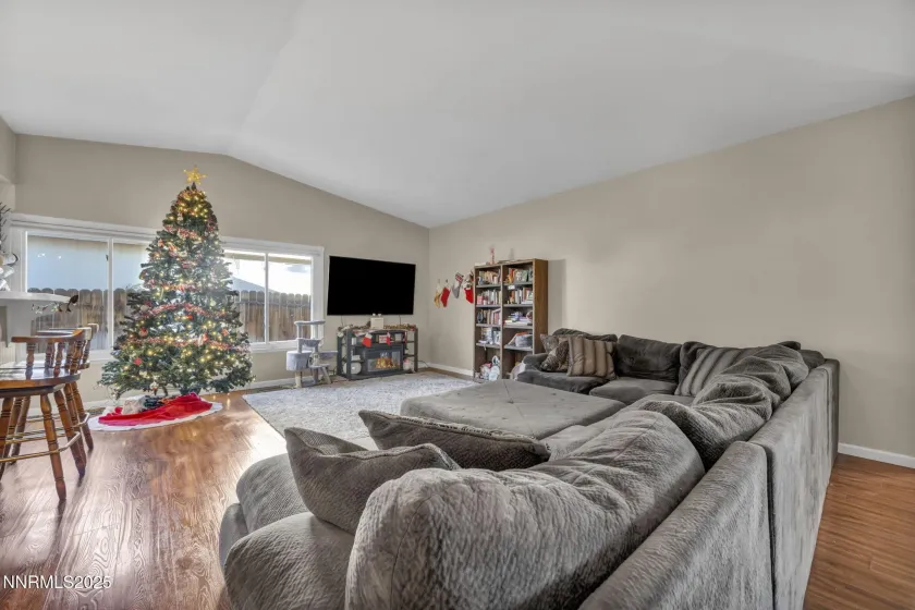 914 Glen Martin, Sparks, Nevada 89434, 4 Bedrooms Bedrooms, ,2 BathroomsBathrooms,Residential,Residential,Glen Martin,250058855