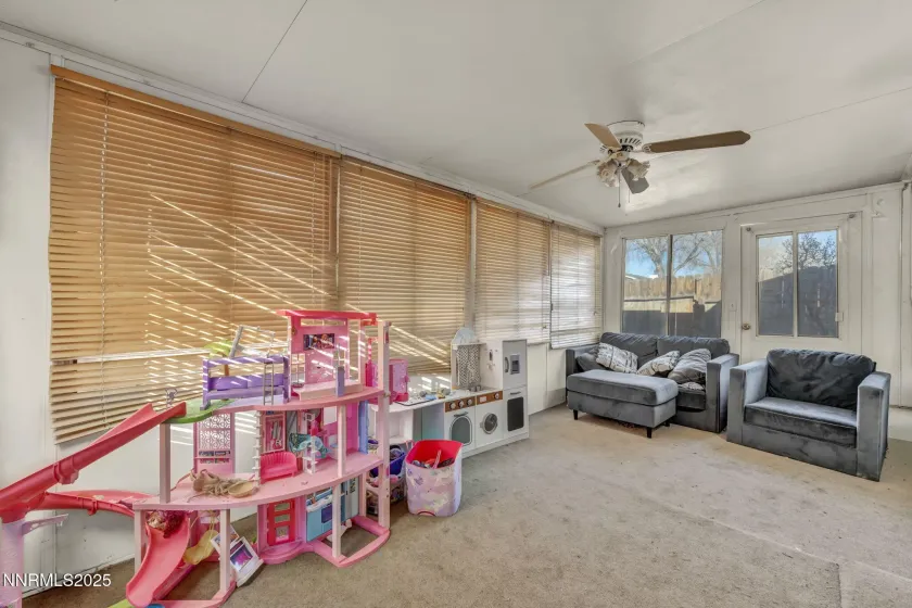 914 Glen Martin, Sparks, Nevada 89434, 4 Bedrooms Bedrooms, ,2 BathroomsBathrooms,Residential,Residential,Glen Martin,250058855