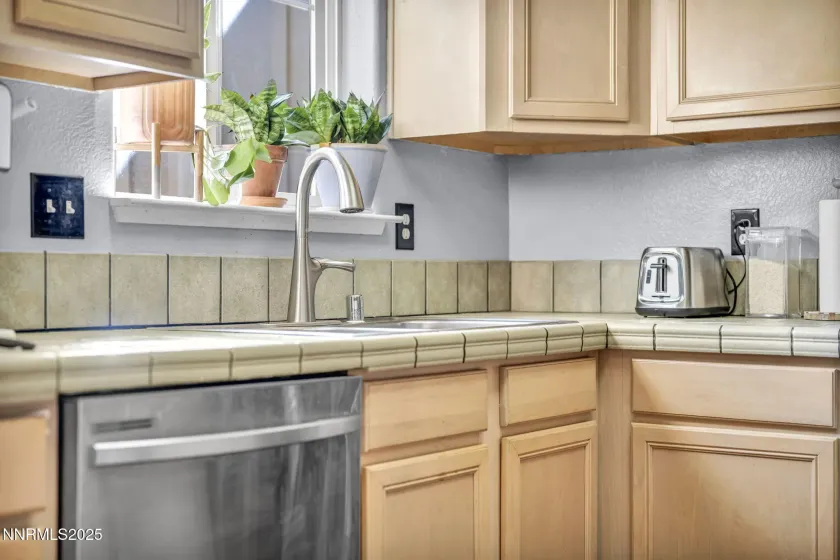 4592 Kathleen Denise, Reno, Nevada 89503, 2 Bedrooms Bedrooms, ,3 BathroomsBathrooms,Residential,Residential,Kathleen Denise,250058857