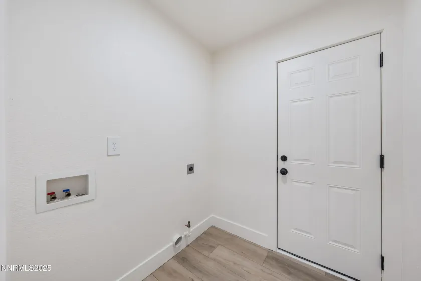 8561 Malibu, Reno, Nevada 89506, 3 Bedrooms Bedrooms, ,2 BathroomsBathrooms,Residential,Residential,Malibu,250058873