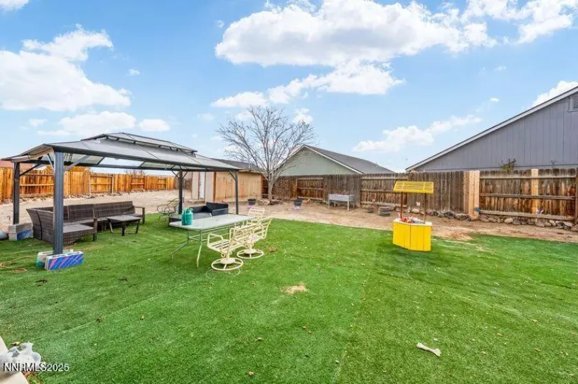 689 Canary, Fernley, Nevada 89408, 2 Bedrooms Bedrooms, ,2 BathroomsBathrooms,Residential,Residential,Canary,250058876