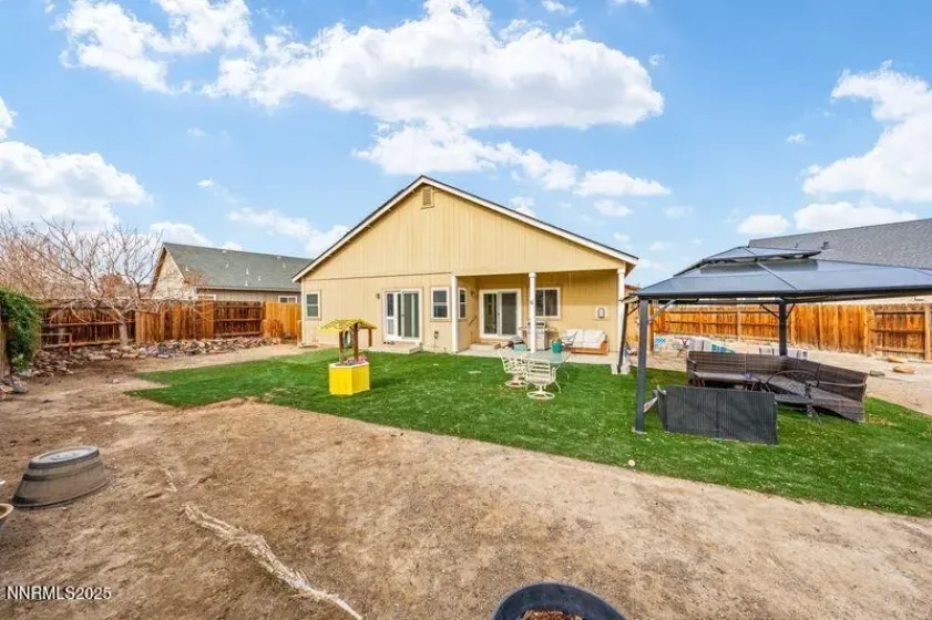 689 Canary, Fernley, Nevada 89408, 2 Bedrooms Bedrooms, ,2 BathroomsBathrooms,Residential,Residential,Canary,250058876