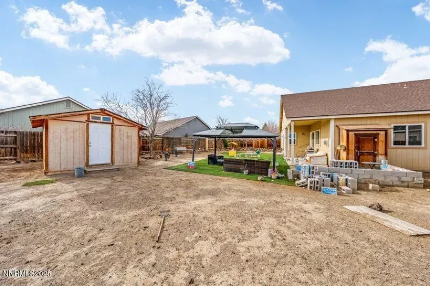 689 Canary, Fernley, Nevada 89408, 2 Bedrooms Bedrooms, ,2 BathroomsBathrooms,Residential,Residential,Canary,250058876