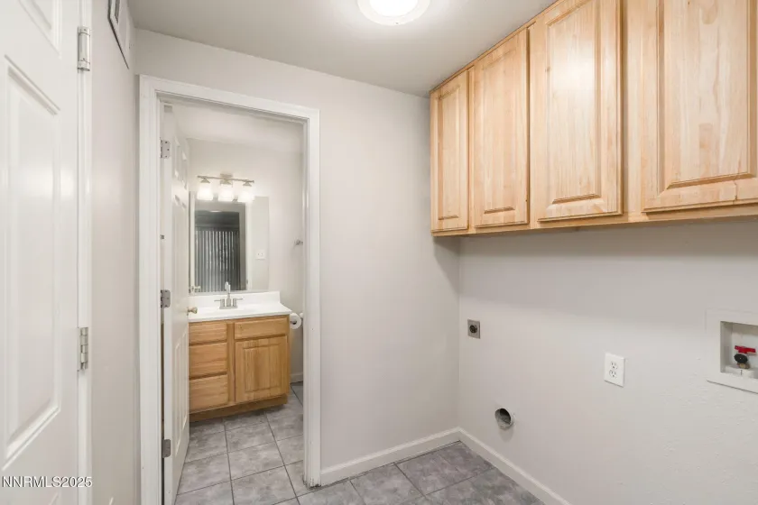 1701 London, Sparks, Nevada 89431, 2 Bedrooms Bedrooms, ,2 BathroomsBathrooms,Residential,Residential,London,250058878