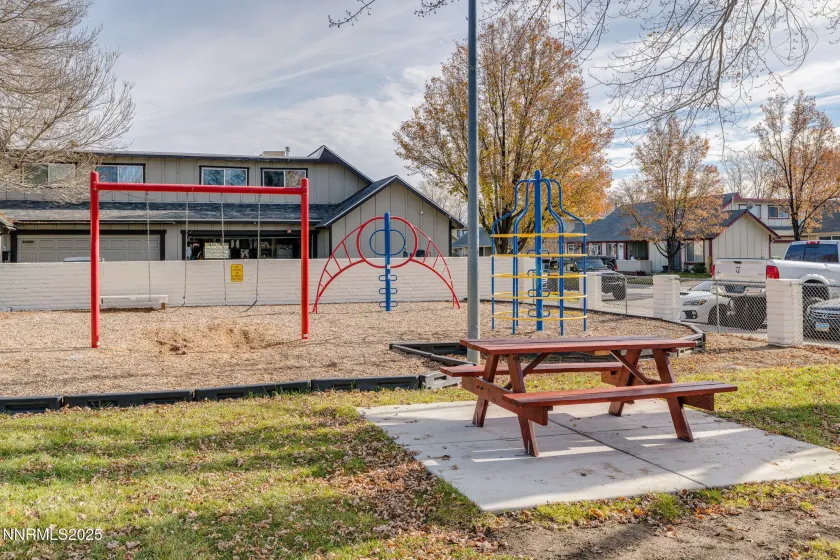 1701 London, Sparks, Nevada 89431, 2 Bedrooms Bedrooms, ,2 BathroomsBathrooms,Residential,Residential,London,250058878