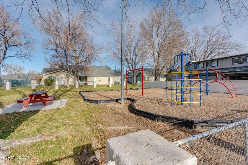 1701 London, Sparks, Nevada 89431, 2 Bedrooms Bedrooms, ,2 BathroomsBathrooms,Residential,Residential,London,250058878