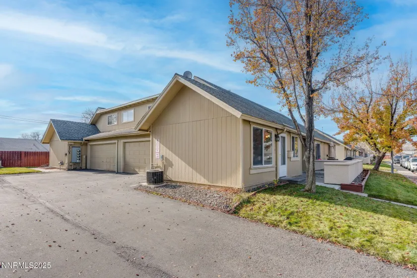 1701 London, Sparks, Nevada 89431, 2 Bedrooms Bedrooms, ,2 BathroomsBathrooms,Residential,Residential,London,250058878