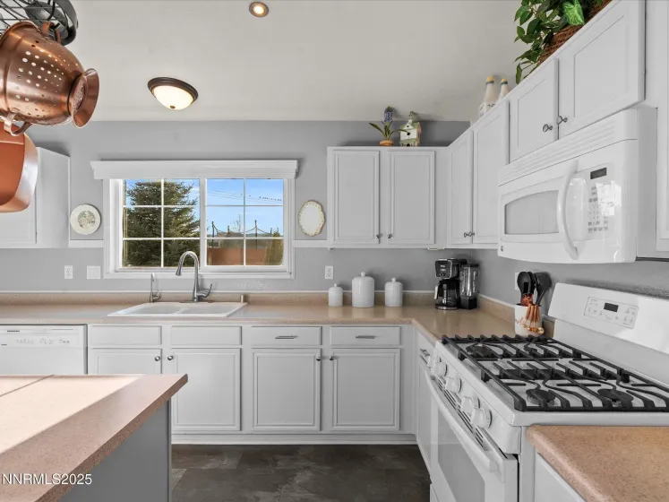 17634 Georgetown, Reno, Nevada 89508, 3 Bedrooms Bedrooms, ,2 BathroomsBathrooms,Residential,Residential,Georgetown,250058879