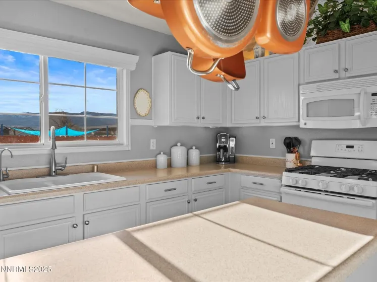 17634 Georgetown, Reno, Nevada 89508, 3 Bedrooms Bedrooms, ,2 BathroomsBathrooms,Residential,Residential,Georgetown,250058879