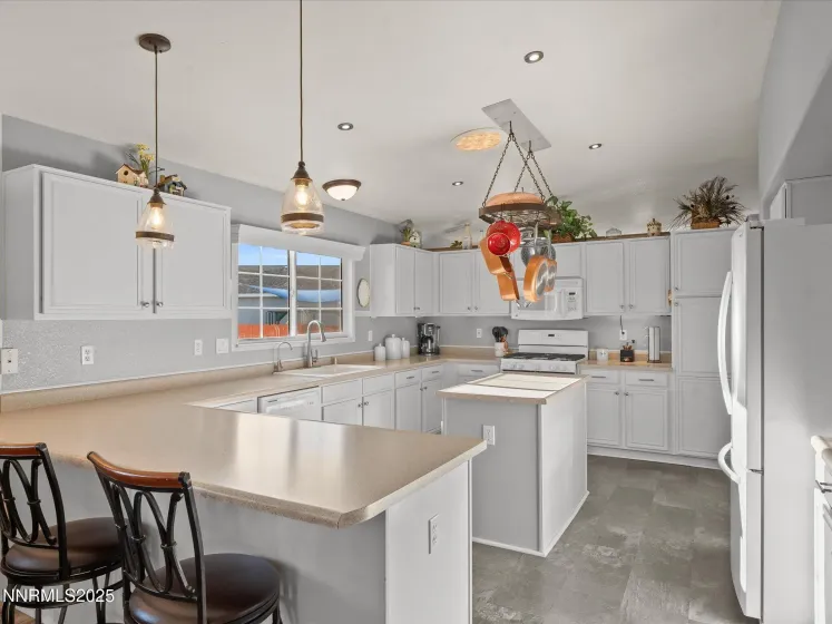 17634 Georgetown, Reno, Nevada 89508, 3 Bedrooms Bedrooms, ,2 BathroomsBathrooms,Residential,Residential,Georgetown,250058879