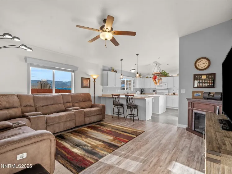 17634 Georgetown, Reno, Nevada 89508, 3 Bedrooms Bedrooms, ,2 BathroomsBathrooms,Residential,Residential,Georgetown,250058879