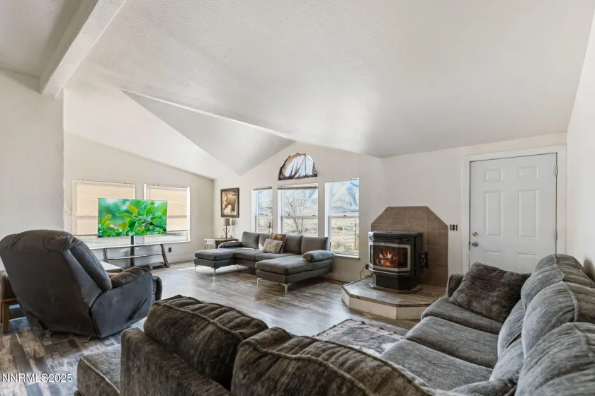 10 Burke, Wellington, Nevada 89444, 3 Bedrooms Bedrooms, ,2 BathroomsBathrooms,Residential,Residential,Burke,250058889