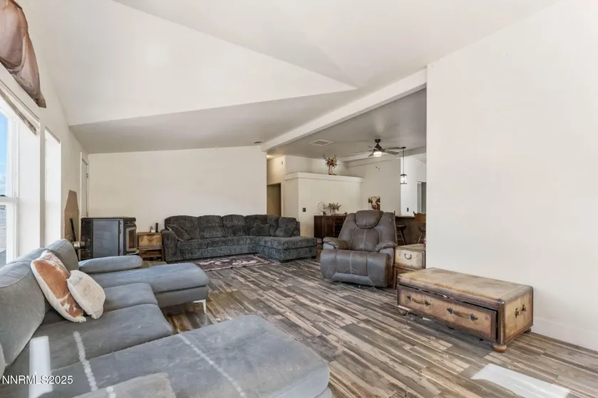 10 Burke, Wellington, Nevada 89444, 3 Bedrooms Bedrooms, ,2 BathroomsBathrooms,Residential,Residential,Burke,250058889