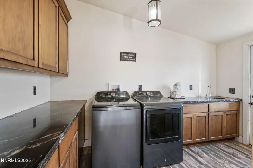 10 Burke, Wellington, Nevada 89444, 3 Bedrooms Bedrooms, ,2 BathroomsBathrooms,Residential,Residential,Burke,250058889