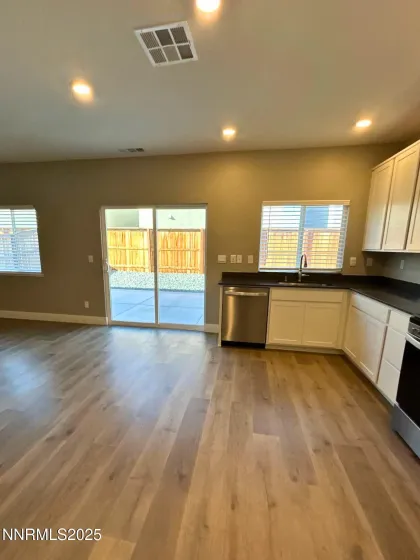 7976 Corundum, Sparks, Nevada 89436, 4 Bedrooms Bedrooms, ,3 BathroomsBathrooms,Residential Lease,Manufactured,Corundum,250058903